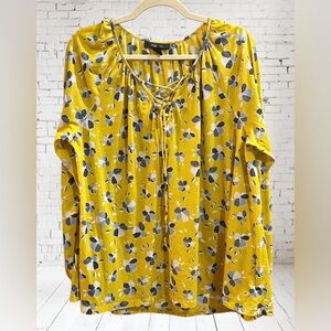 Style & Co. Floral Blouse - Large - 100% Nylon - EUC